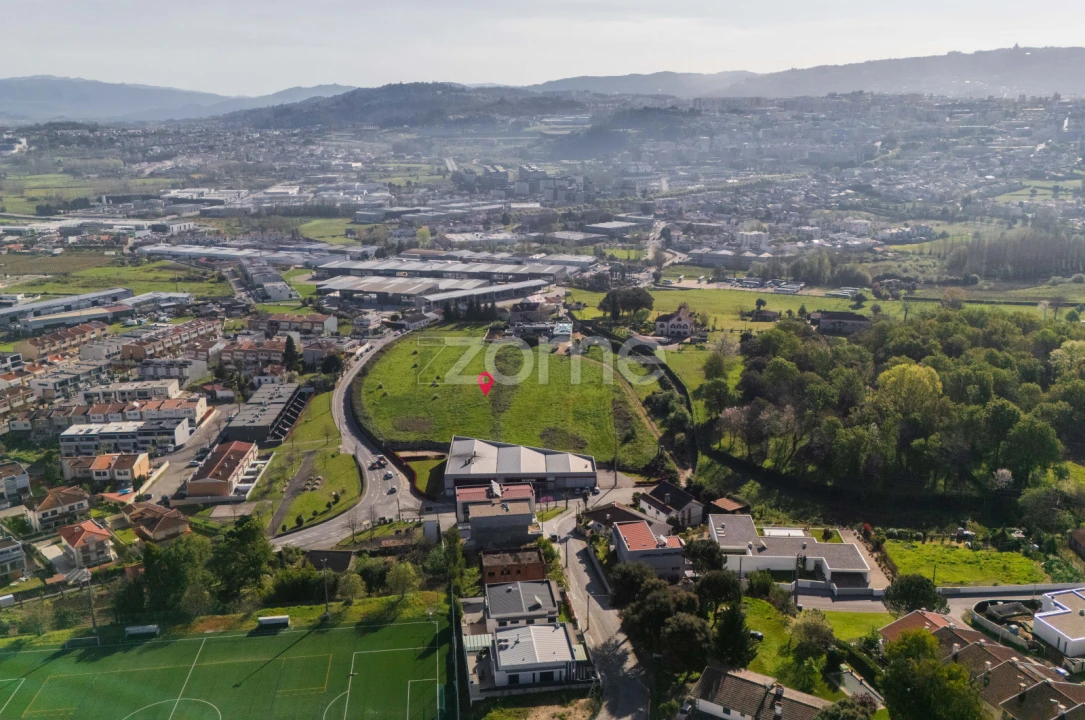 Terreno para Venda em Merelim (São Paio), Panoias e Parada de Tibães Foto 4