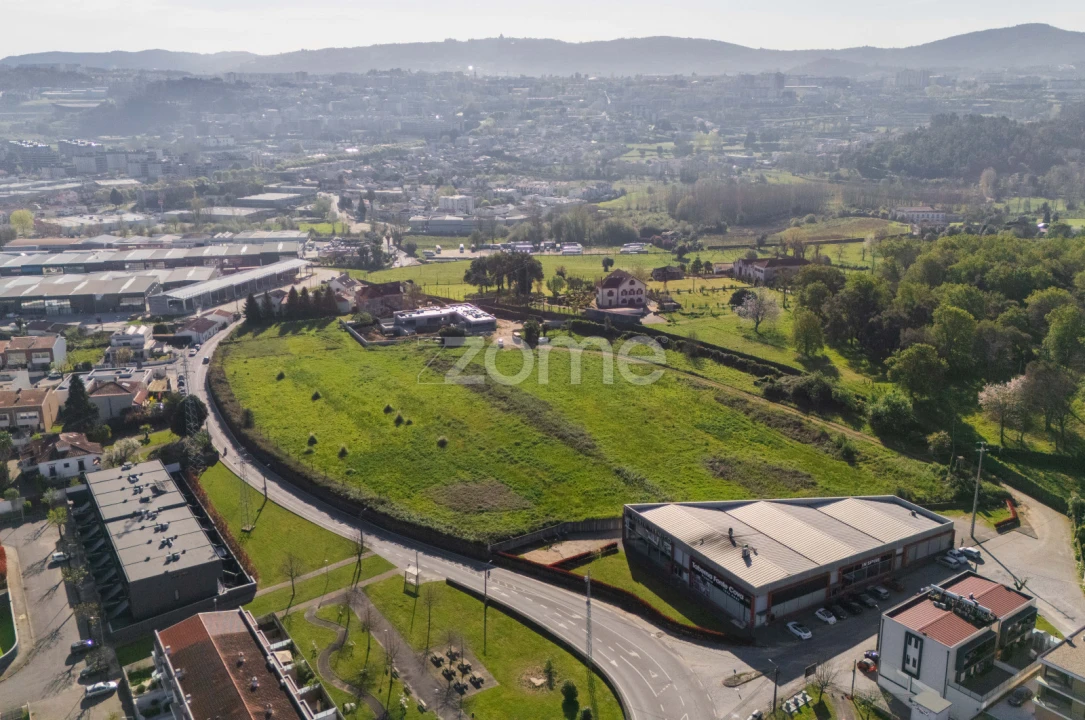 Terreno para Venda em Merelim (São Paio), Panoias e Parada de Tibães Foto 7