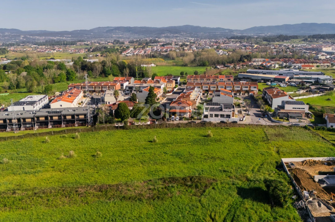 Terreno para Venda em Merelim (São Paio), Panoias e Parada de Tibães Foto 14