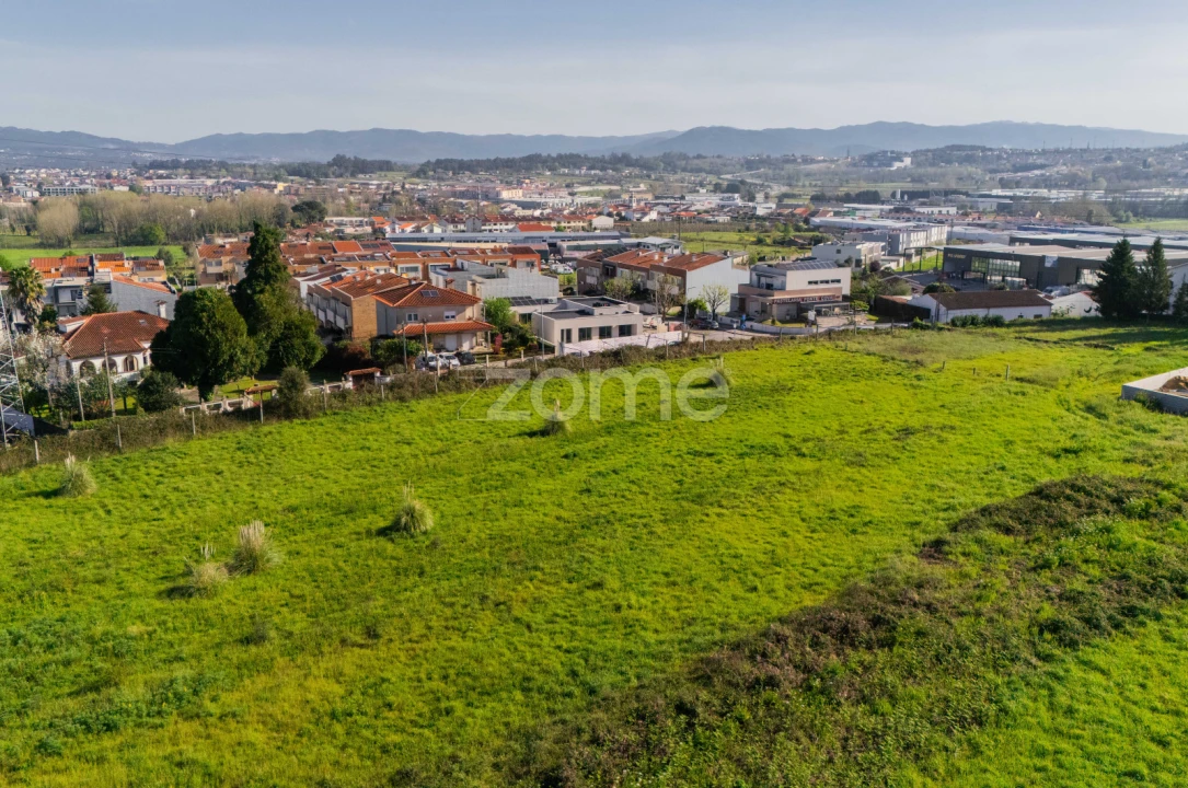Terreno para Venda em Merelim (São Paio), Panoias e Parada de Tibães Foto 15