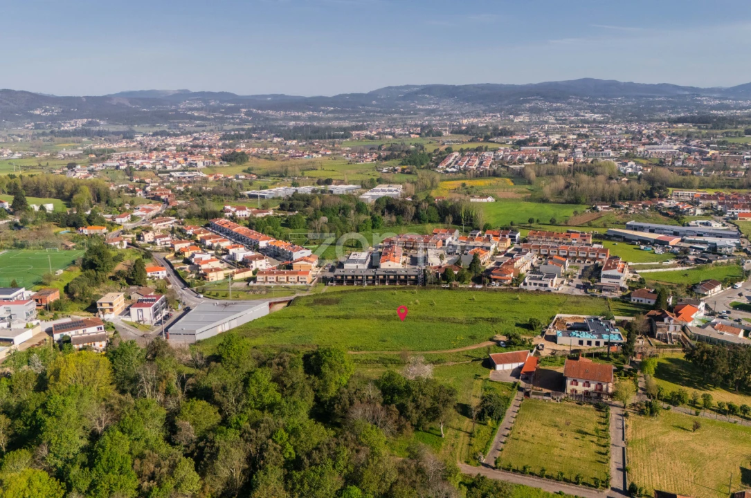 Terreno para Venda em Merelim (São Paio), Panoias e Parada de Tibães Foto 3