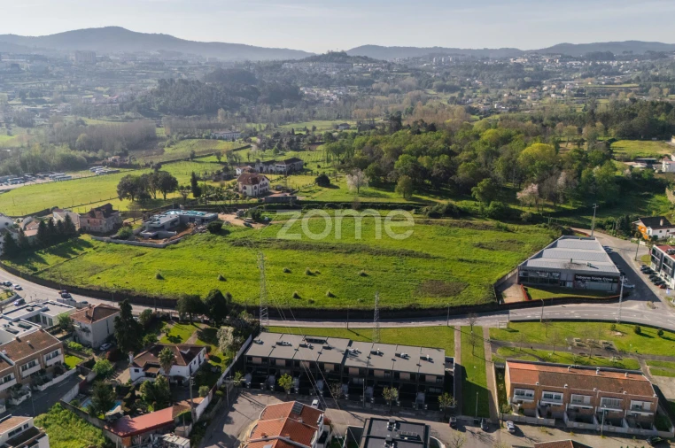 Terreno para Venda em Merelim (São Paio), Panoias e Parada de Tibães Foto 8