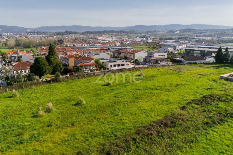 Terreno para Venda em Merelim (São Paio), Panoias e Parada de Tibães Foto 15