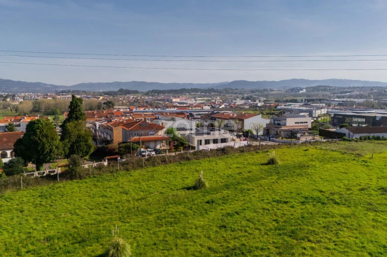Terreno para Venda em Merelim (São Paio), Panoias e Parada de Tibães Foto 20