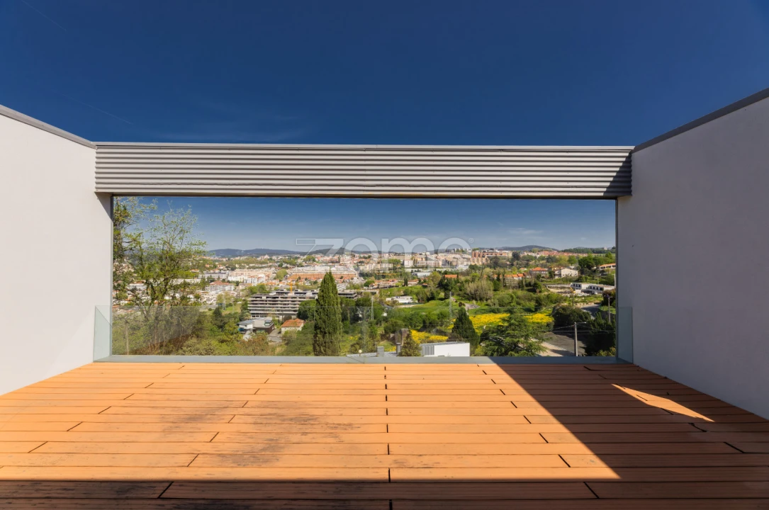 Moradia T4 para Venda em Costa Foto 32