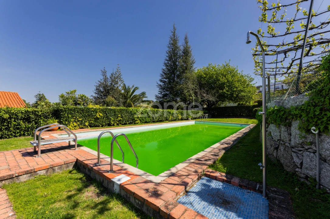 Moradia T4 para Venda em Costa Foto 37