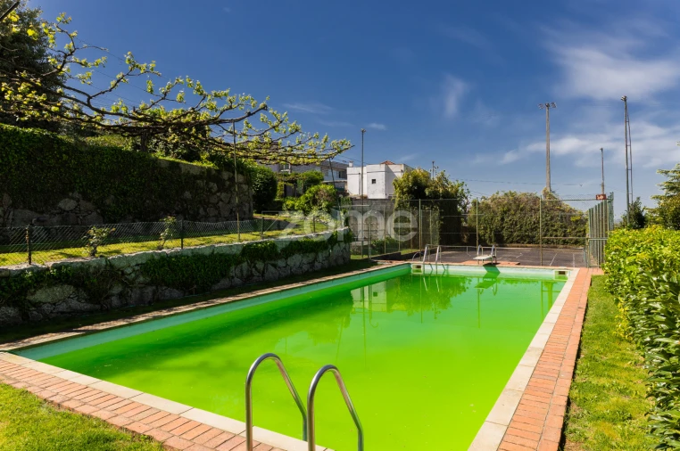 Moradia T4 para Venda em Costa Foto 36