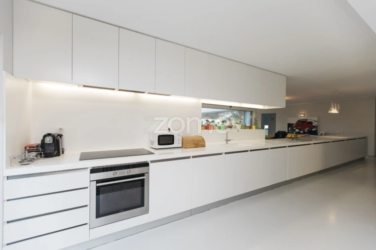 Moradia T4 para Venda em Costa Foto 7