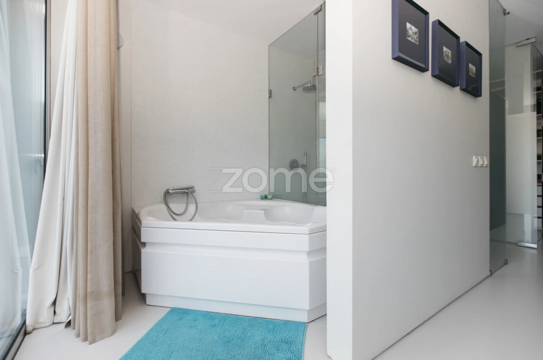 Moradia T4 para Venda em Costa Foto 16