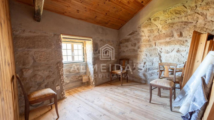 Moradia T2 para Venda em Vreia de Bornes Foto 7