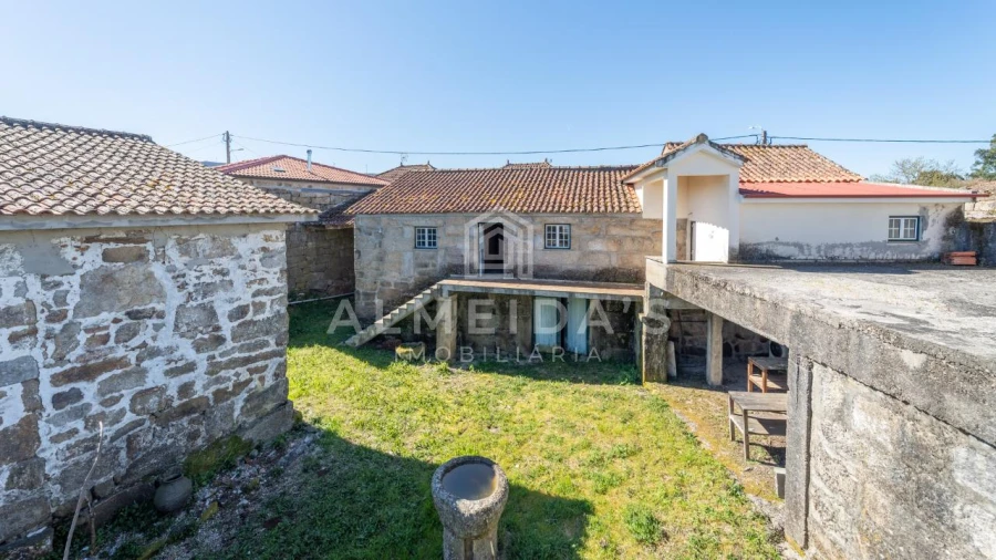 Moradia T2 para Venda em Vreia de Bornes Foto 2