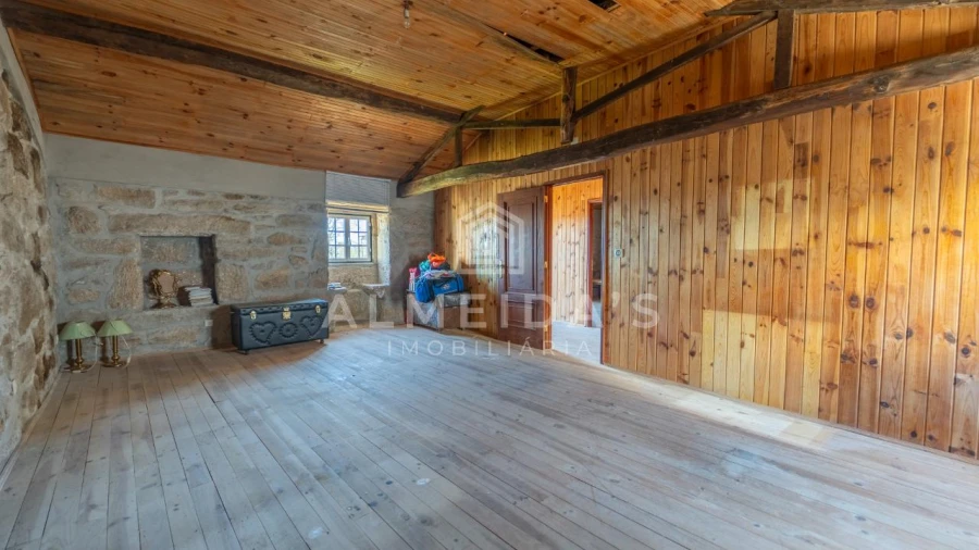 Moradia T2 para Venda em Vreia de Bornes Foto 11