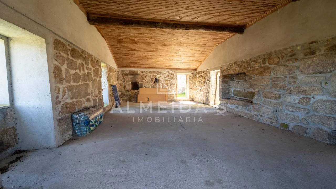 Moradia T2 para Venda em Vreia de Bornes Foto 4