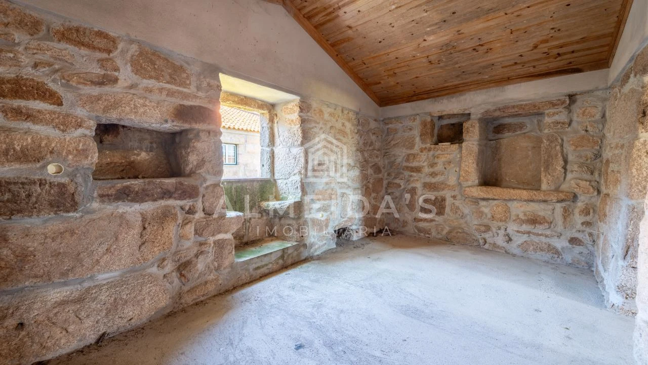 Moradia T2 para Venda em Vreia de Bornes Foto 9