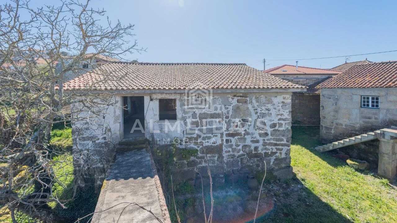 Moradia T2 para Venda em Vreia de Bornes Foto 3