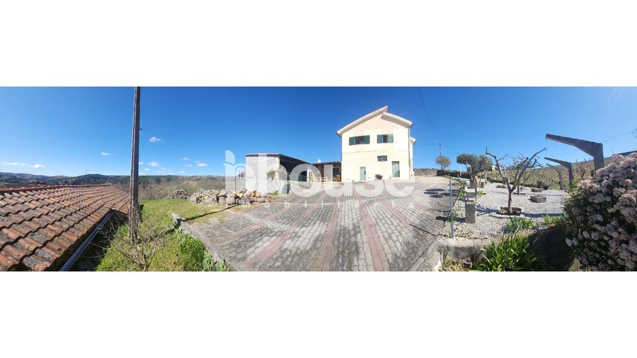 Quinta T2 para Venda em Carrazedo de Montenegro e Curros Foto 4