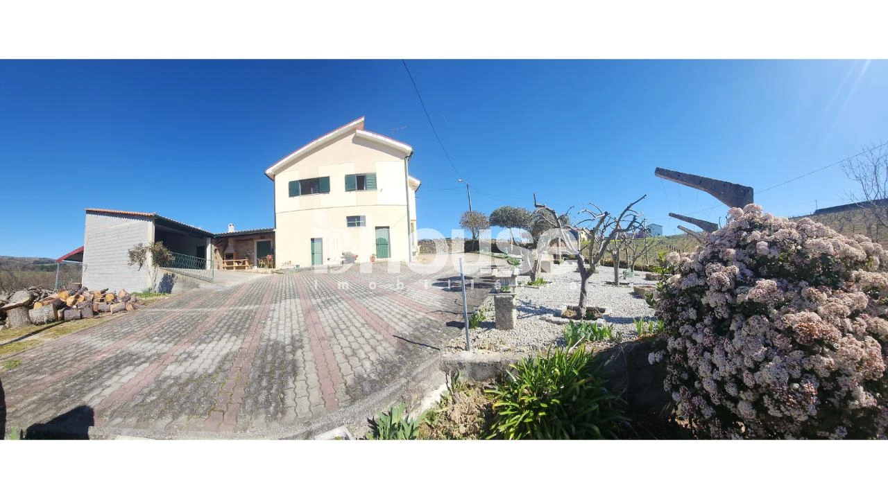 Quinta T2 para Venda em Carrazedo de Montenegro e Curros Foto 1