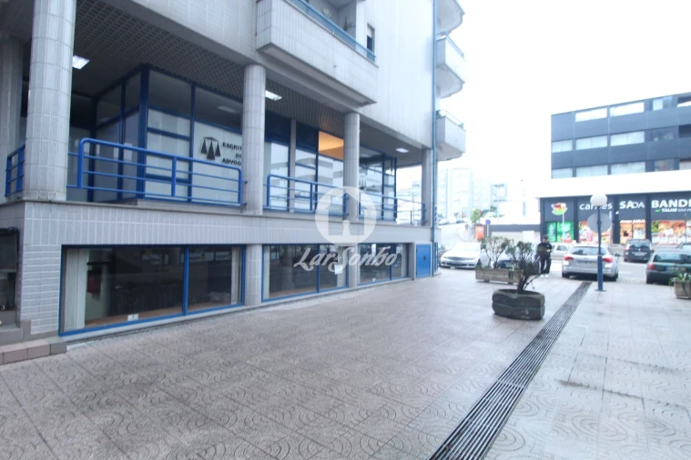 Loja para Venda em Fânzeres e São Pedro da Cova Foto 5