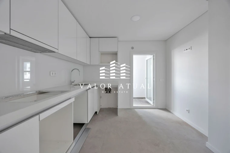 Apartamento T2 para Venda em Venteira Foto 9