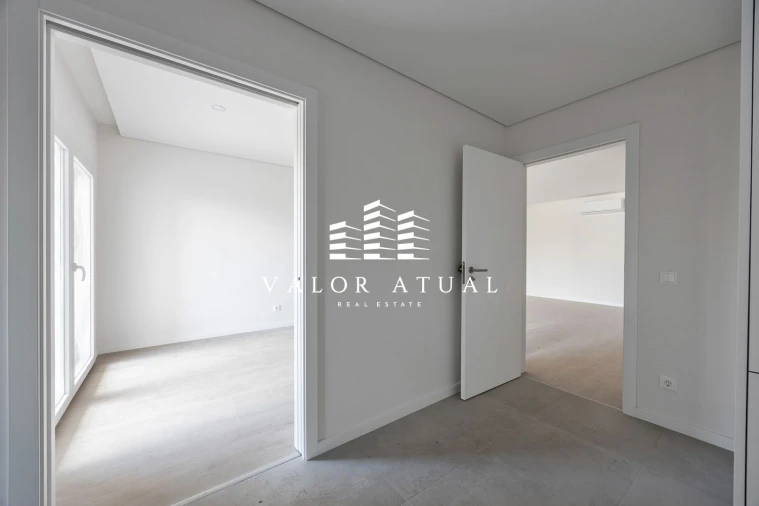 Apartamento T2 para Venda em Venteira Foto 12