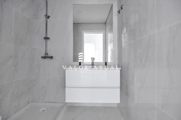 Apartamento T2 para Venda em Venteira Foto 15