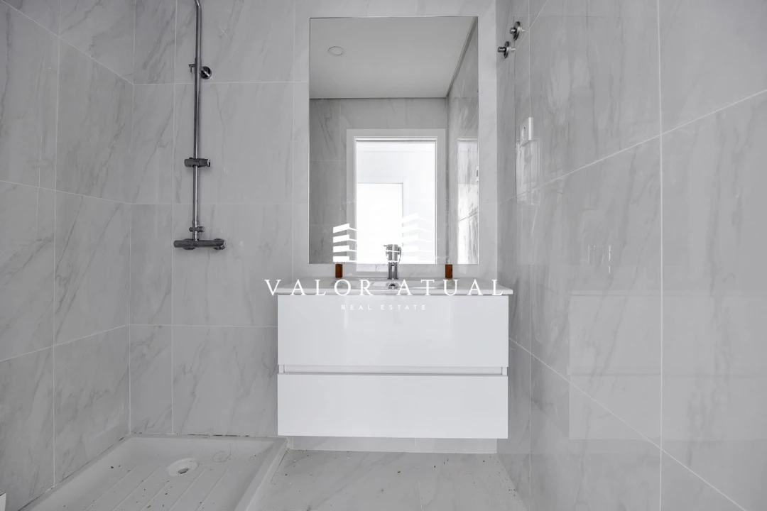 Apartamento T2 para Venda em Venteira Foto 15