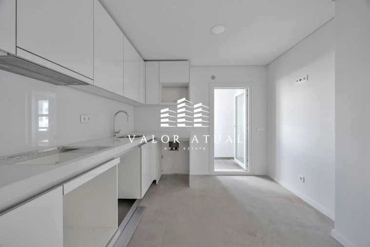 Apartamento T3 para Venda em Venteira Foto 8