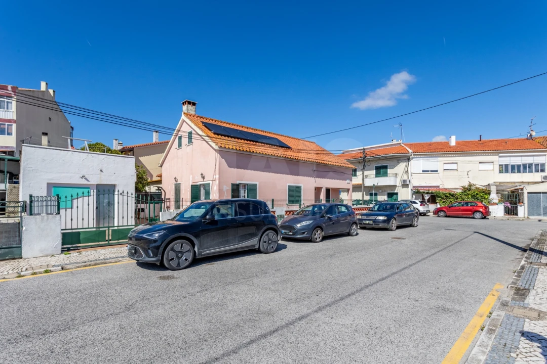 Moradia T4 para Venda em Samora Correia Foto 2