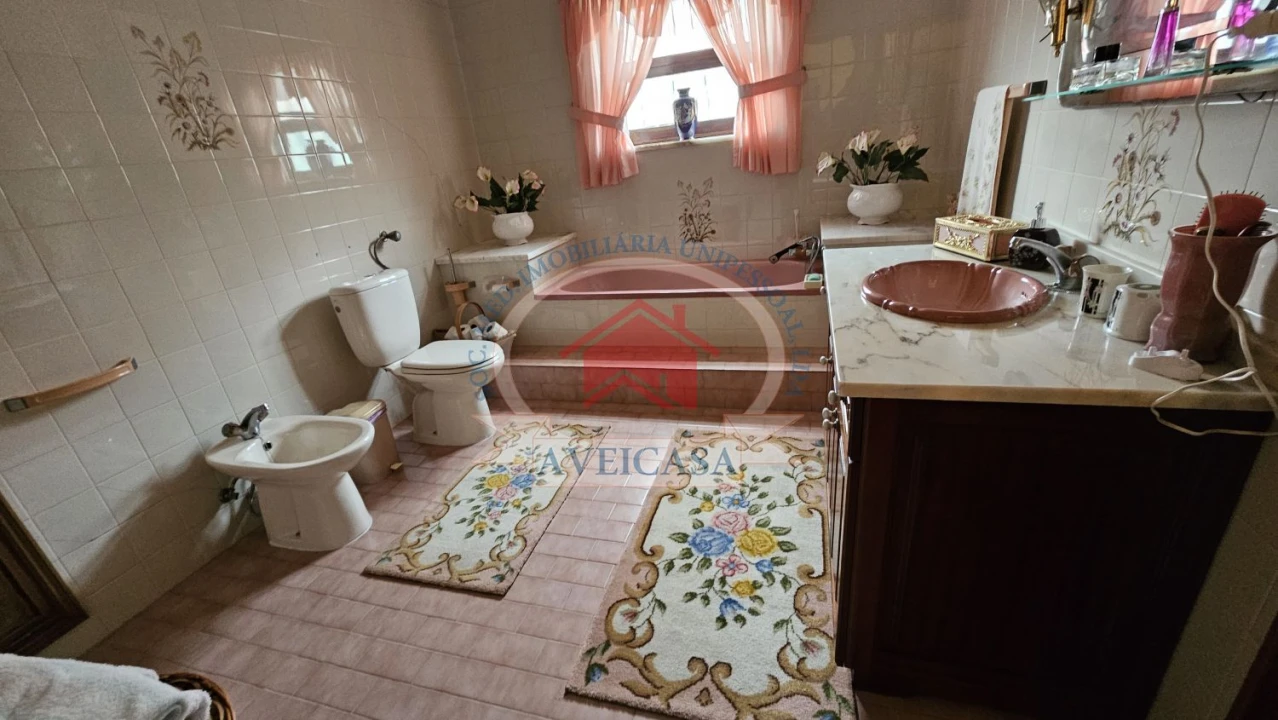 Moradia T5 para Venda em Aradas Foto 20