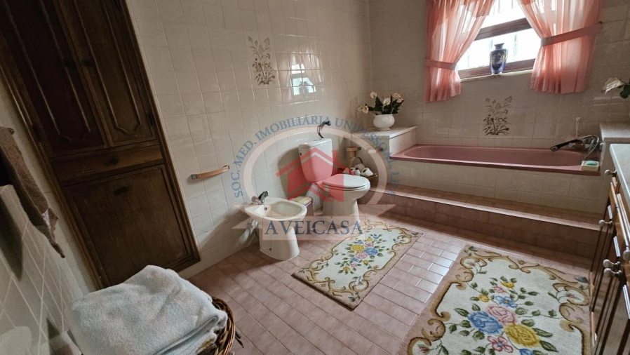 Moradia T5 para Venda em Aradas Foto 21