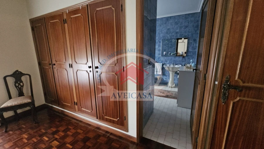 Moradia T5 para Venda em Aradas Foto 23