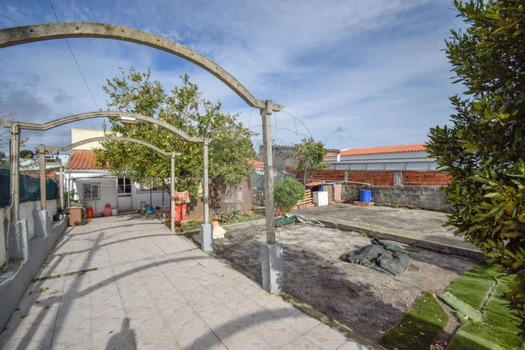 Moradia T2 para Venda em Fernao Ferro