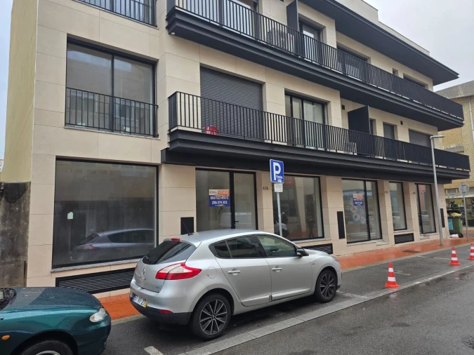 Negócio para Venda em Espinho Foto 3