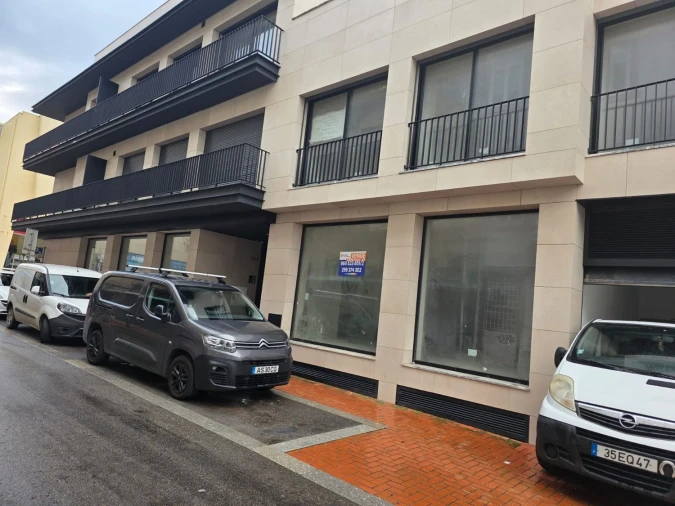 Negócio para Arrendamento em Espinho Foto 1