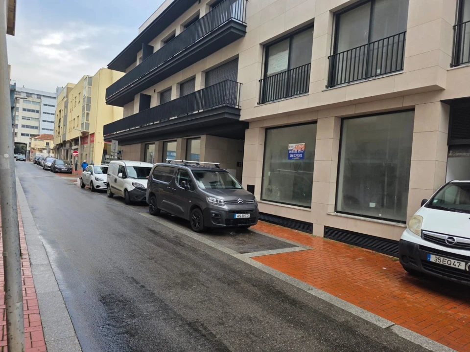 Negócio para Venda em Espinho Foto 3