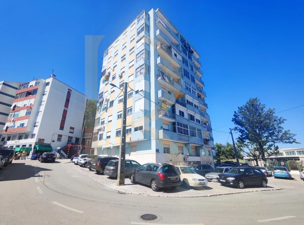 Apartamento T2 para Venda em Amora Foto 1