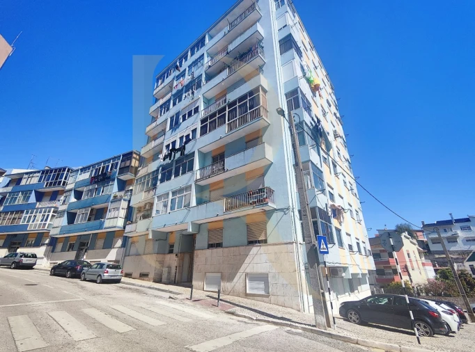 Apartamento T2 para Venda em Amora Foto 2