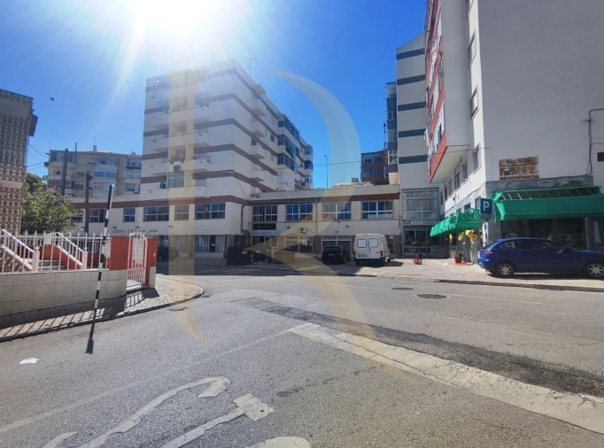 Apartamento T2 para Venda em Amora Foto 8