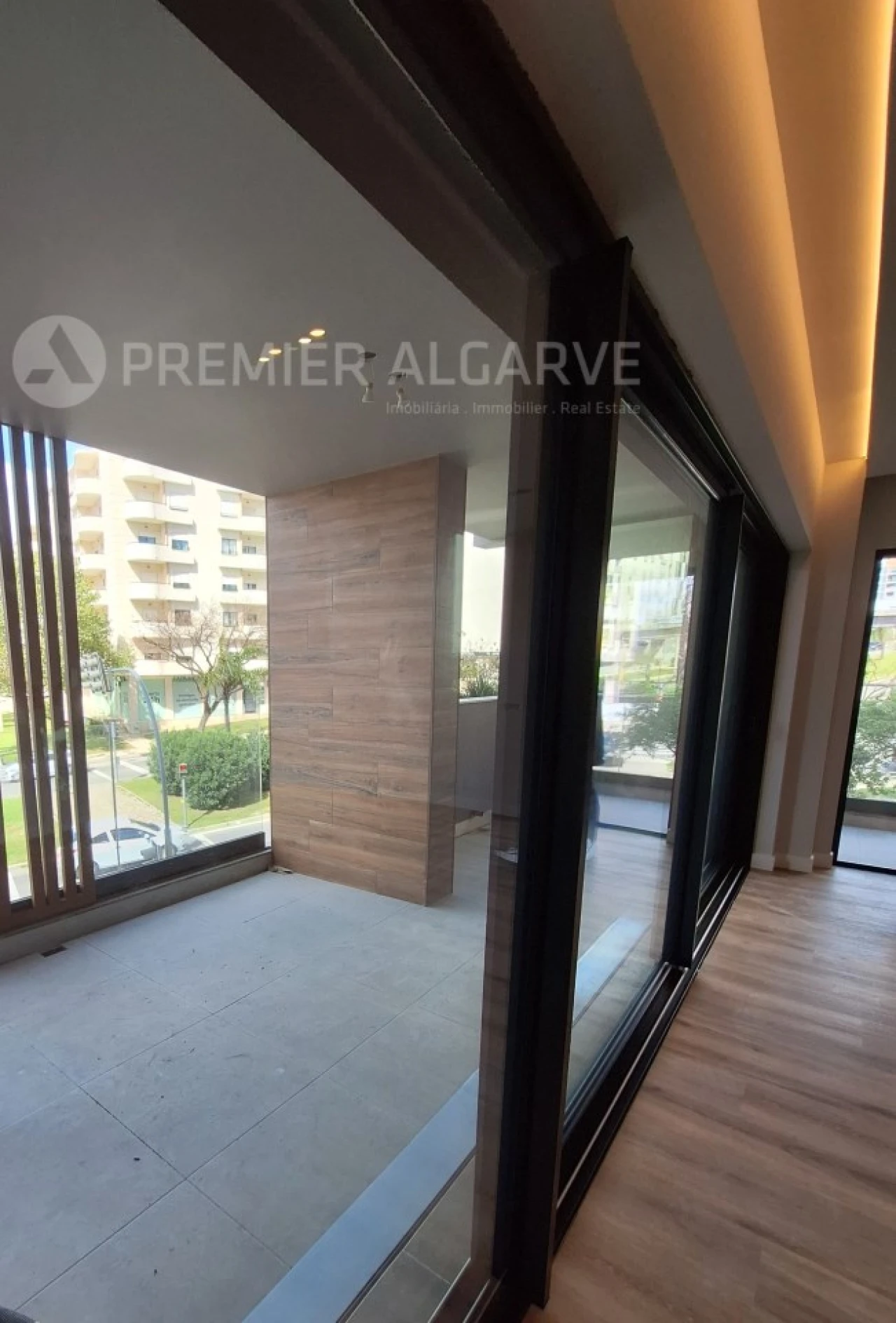 Apartamento T5 para Venda em Faro (Sé e São Pedro) Foto 6
