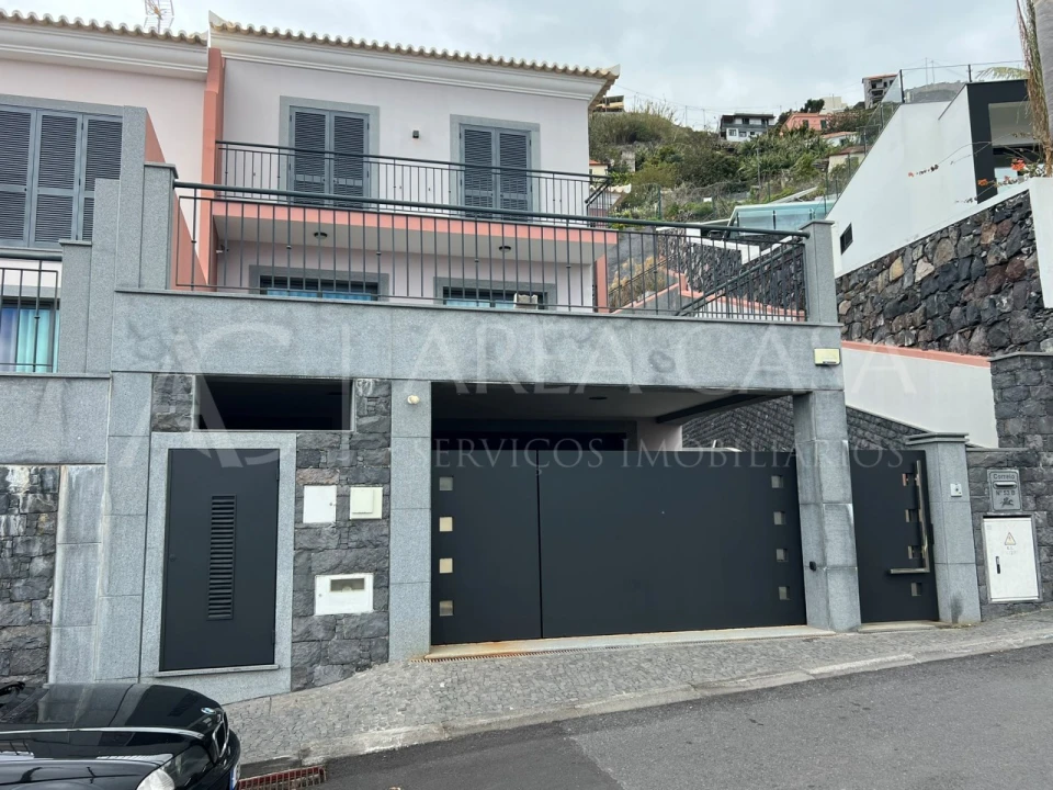 Quinta T3 para Venda em Camara de Lobos Foto 1