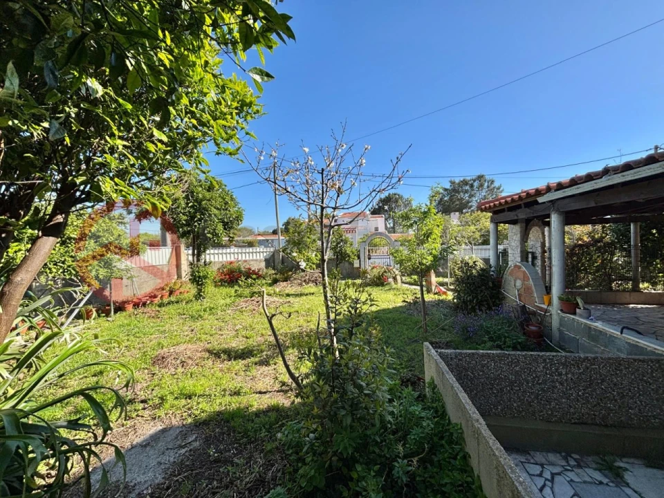 Moradia T3 para Venda em Fernao Ferro Foto 2