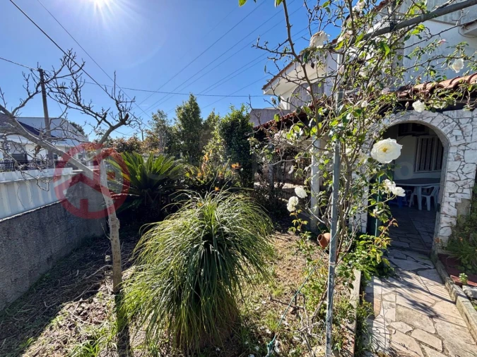 Moradia T3 para Venda em Fernao Ferro Foto 33