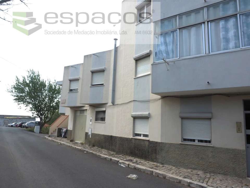 Prédio para Venda em Póvoa de Santo Adrião e Olival Basto Foto 2