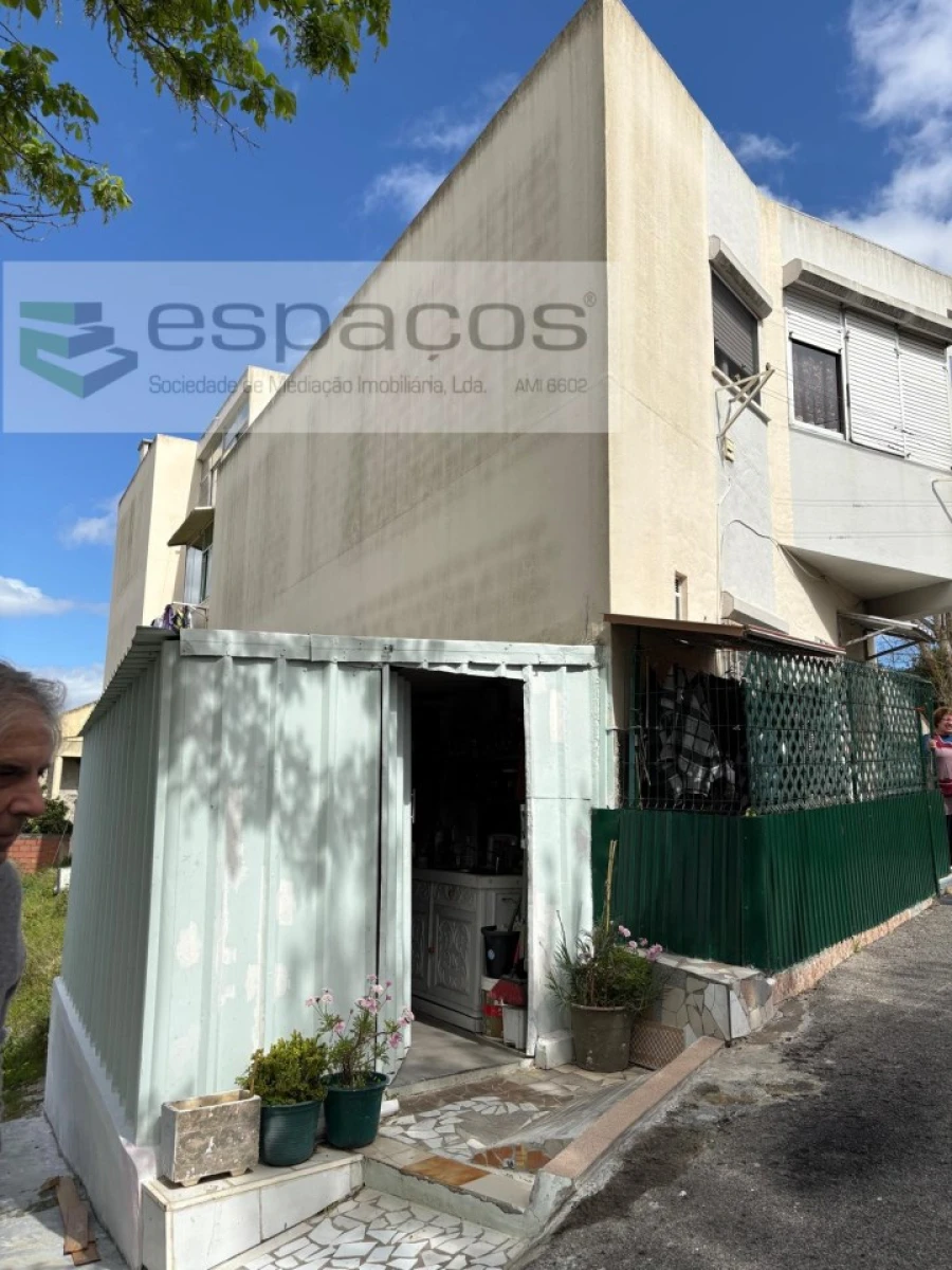 Prédio para Venda em Póvoa de Santo Adrião e Olival Basto Foto 7