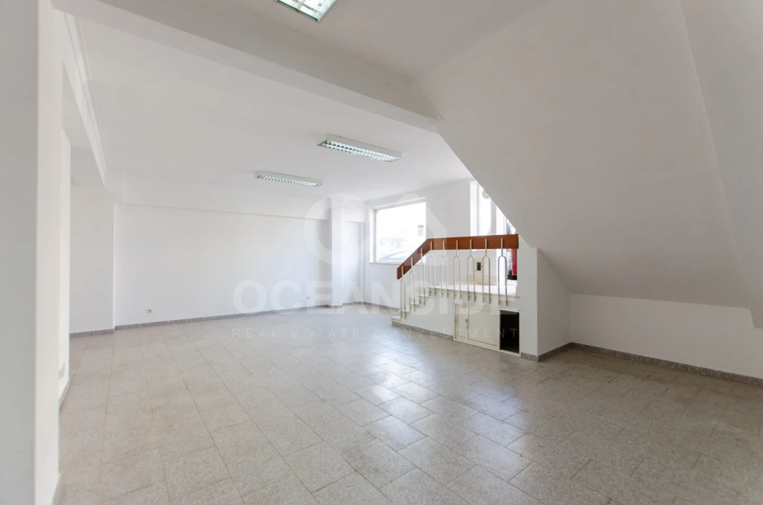 Loja para Arrendamento em Oeiras e São Julião da Barra, Paço de Arcos e Caxias Foto 4