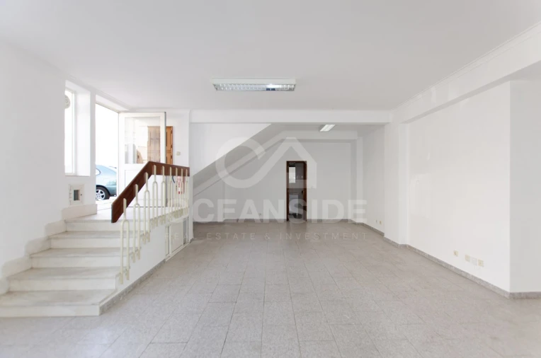 Loja para Arrendamento em Oeiras e São Julião da Barra, Paço de Arcos e Caxias Foto 1