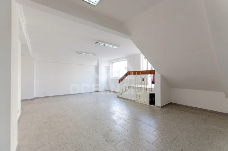 Loja para Arrendamento em Oeiras e São Julião da Barra, Paço de Arcos e Caxias Foto 4