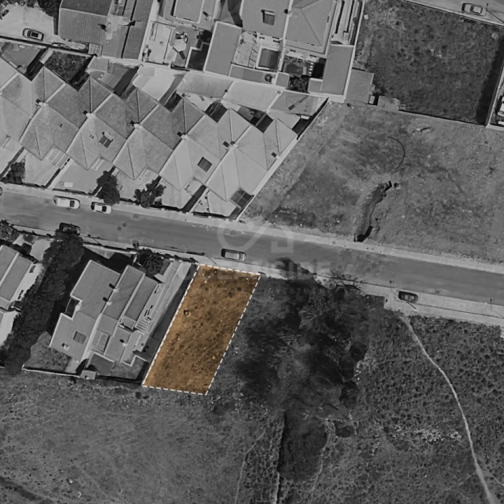 Terreno para Venda em São Domingos de Rana Foto 1