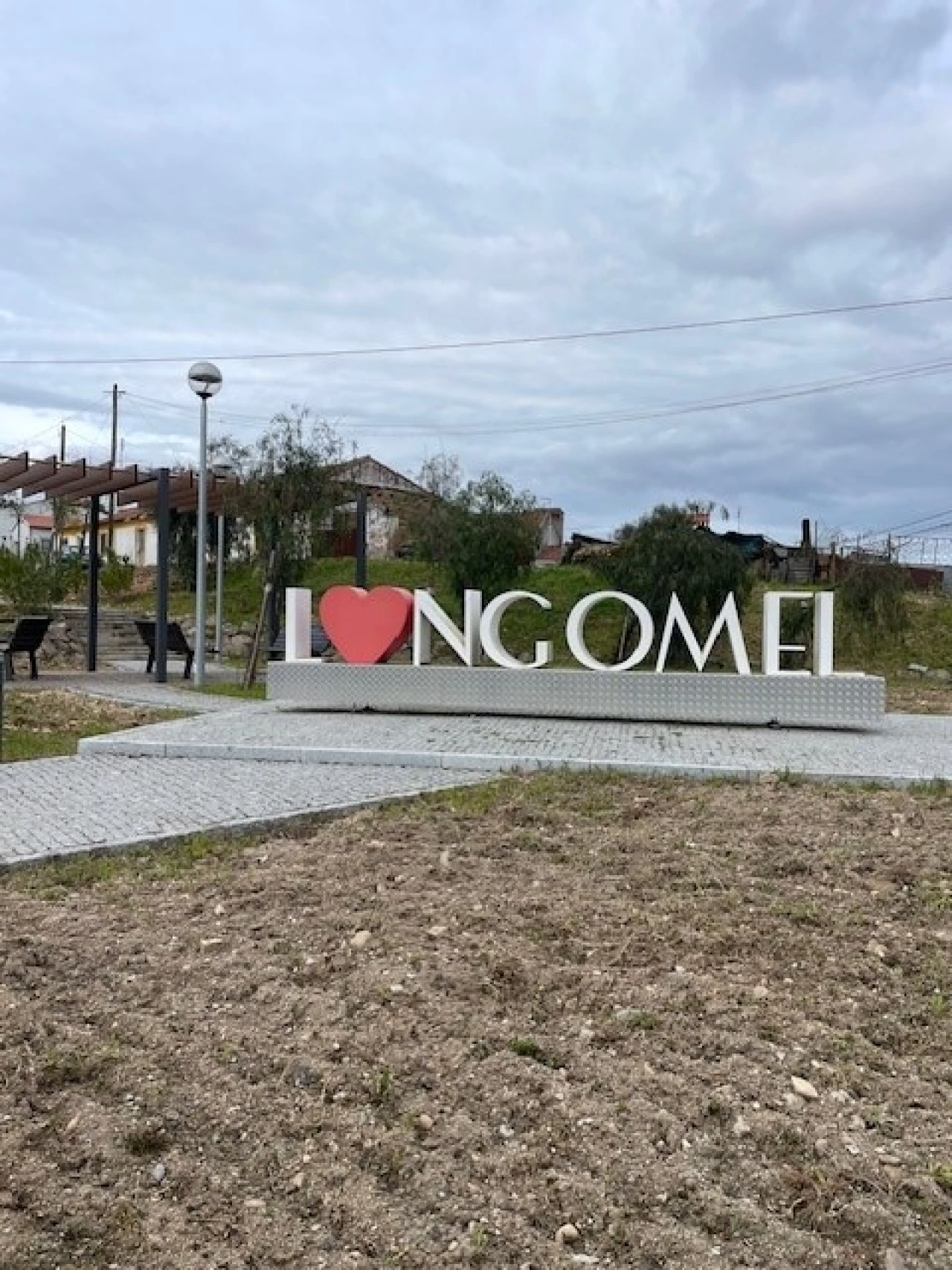 Moradia para Venda em Longomel Foto 2