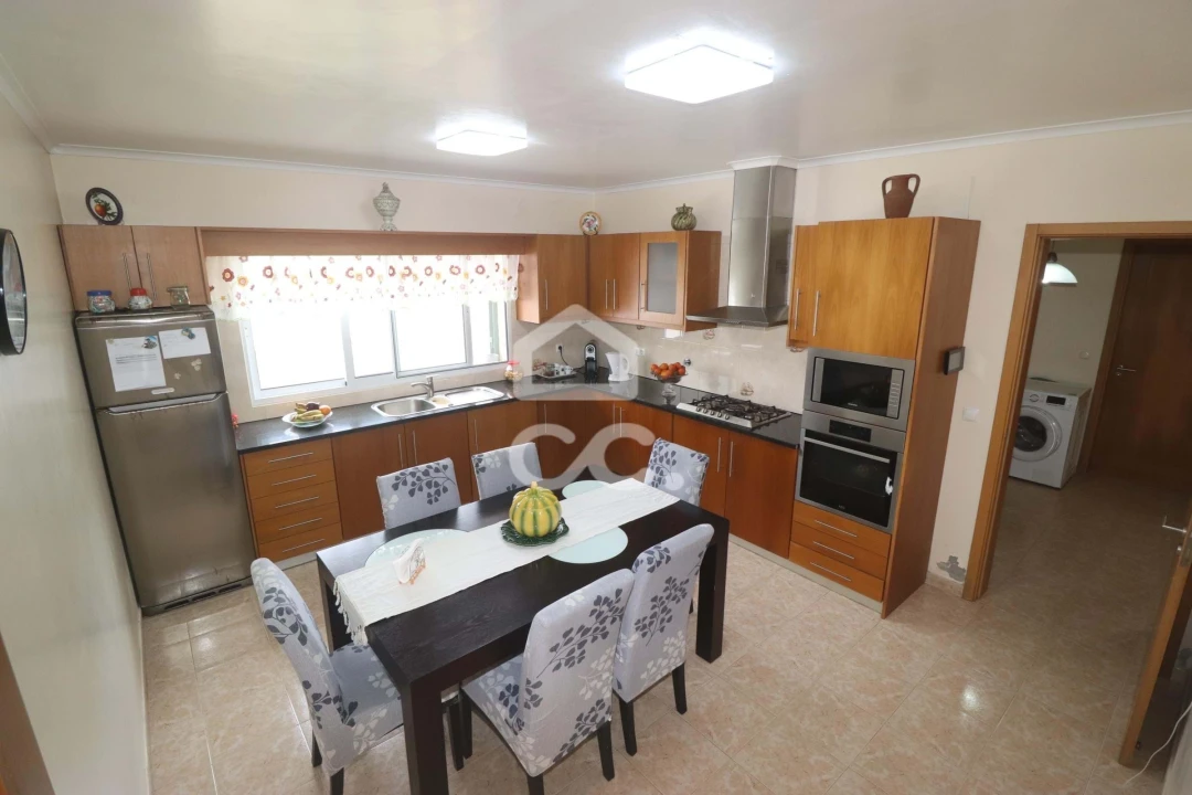 Moradia T4 para Venda em Mosteiros Foto 18